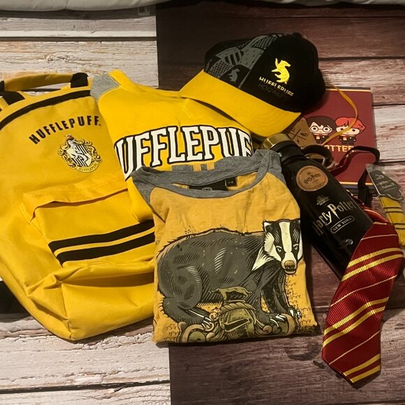 Harry Potter Wizarding World Hufflepuff Set - Picture 13 of 13